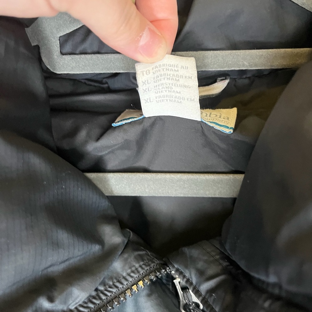 Columbia Black Insulated Jacket - Picture 3 of 7